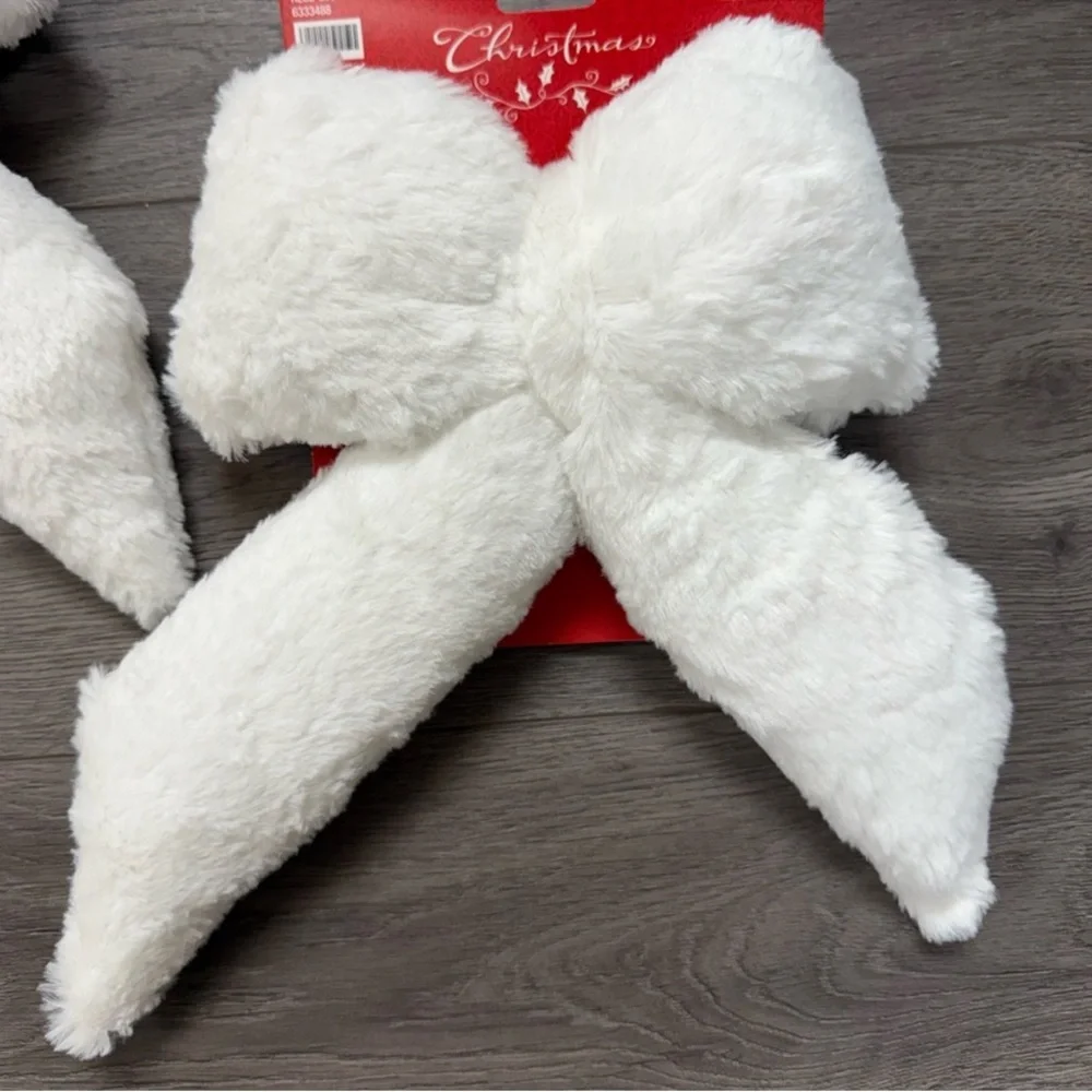 New! Set of 2 White Plush Dimensional Christmas Holiday Bows